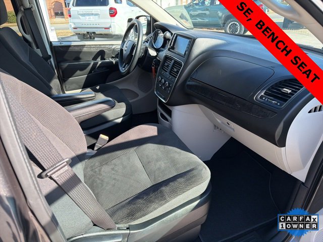 Used 2018 Dodge Grand Caravan SE w/ UConnect Hands-Free Group image 9