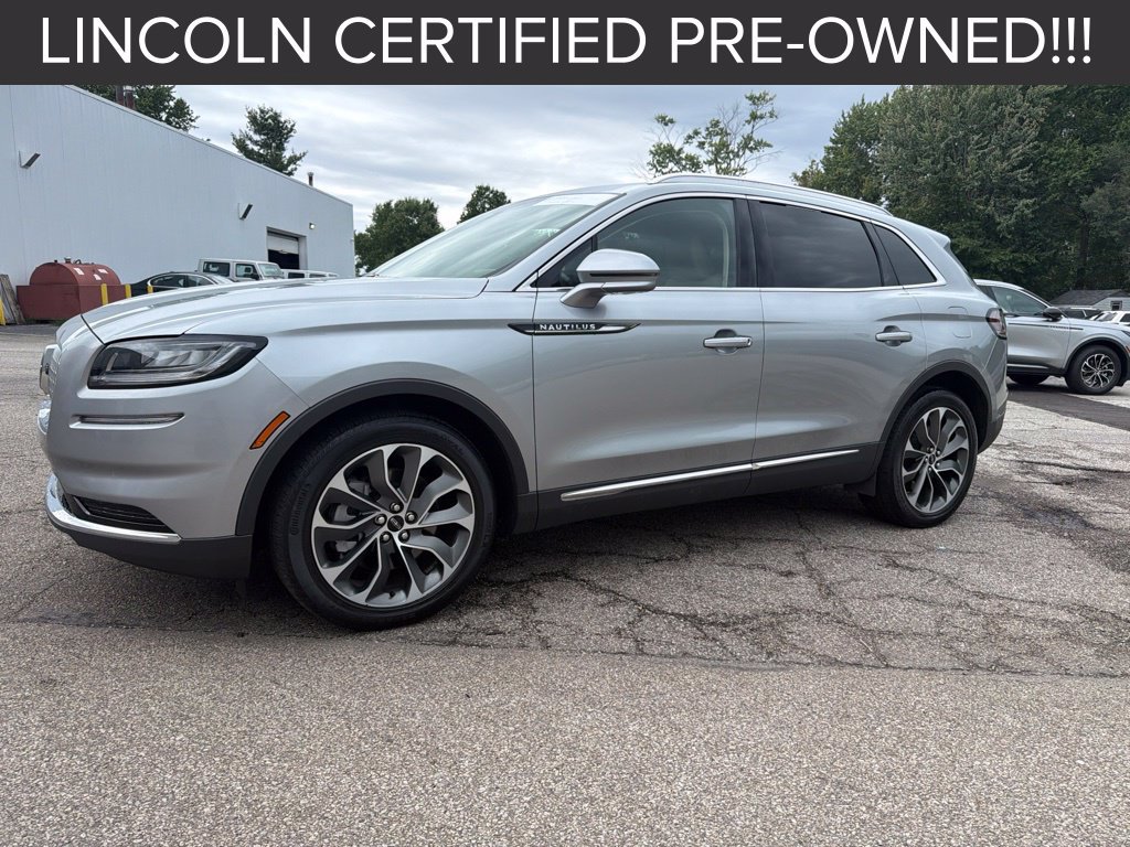 Used 2023 Lincoln Nautilus Reserve AWD/4WD image 4