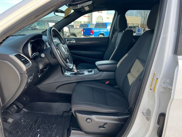 Used 2018 Jeep Grand Cherokee Laredo w/ All-Weather Capability Group image 4