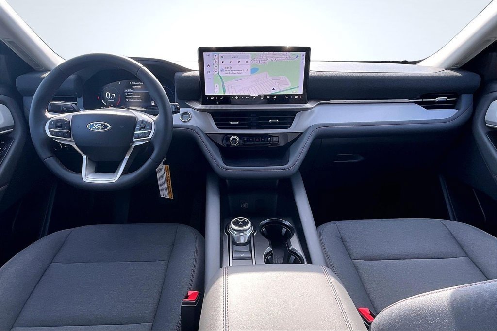 New 2026 Ford Explorer Active RWD image 5