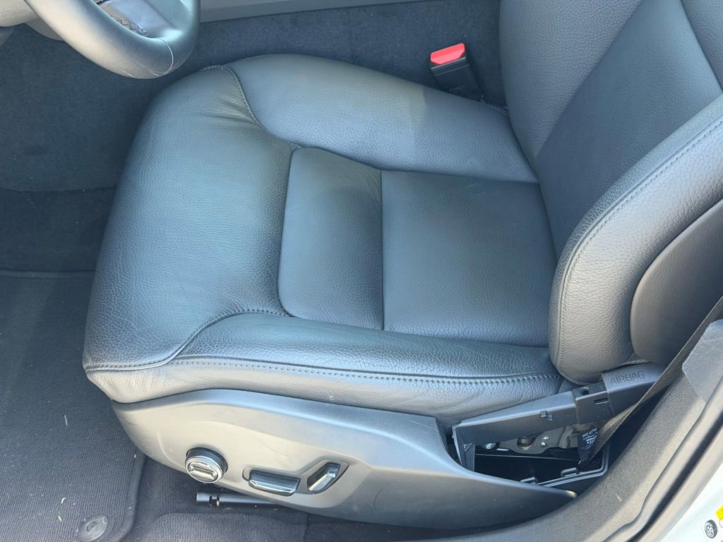 Certified 2025 Volvo V60 B5 Cross Country Plus AWD/4WD image 16
