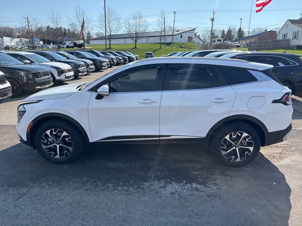 Used 2025 Kia Sportage EX image 3