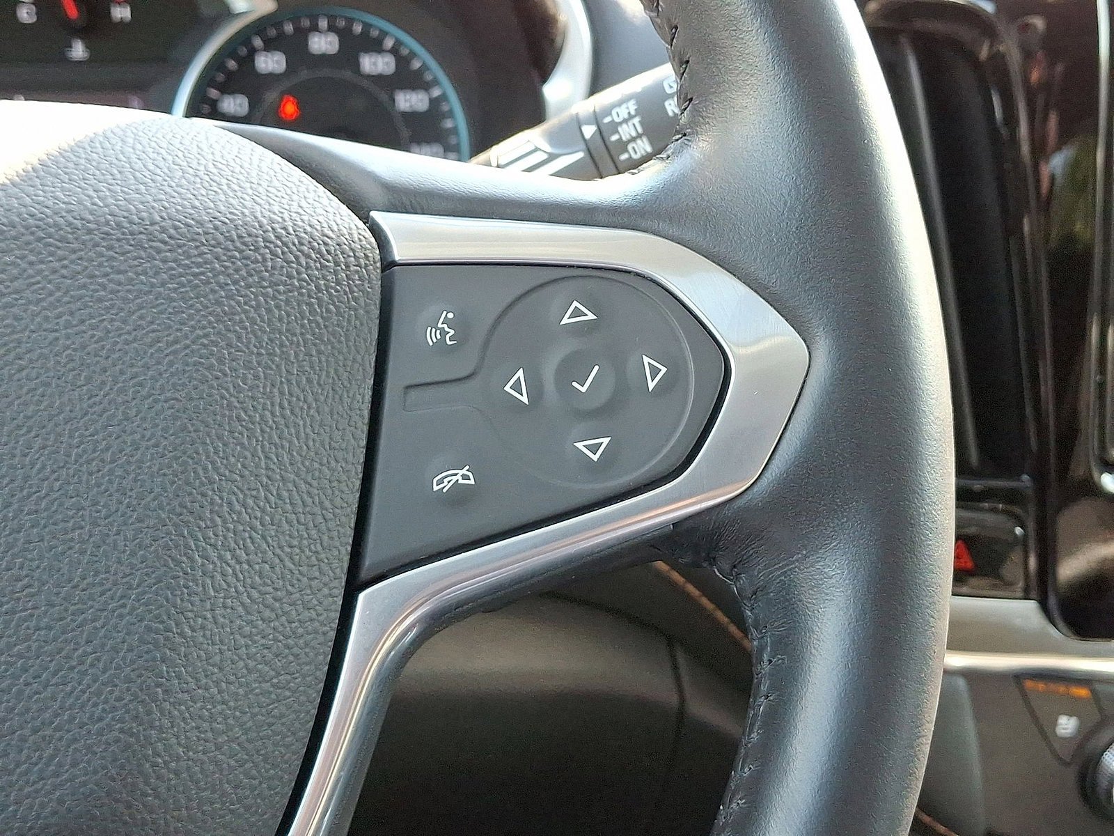 Used 2021 Chevrolet Traverse Premier AWD/4WD image 18