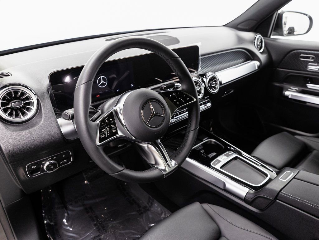 Used 2024 Mercedes-Benz EQB 350 4MATIC SUV image 8