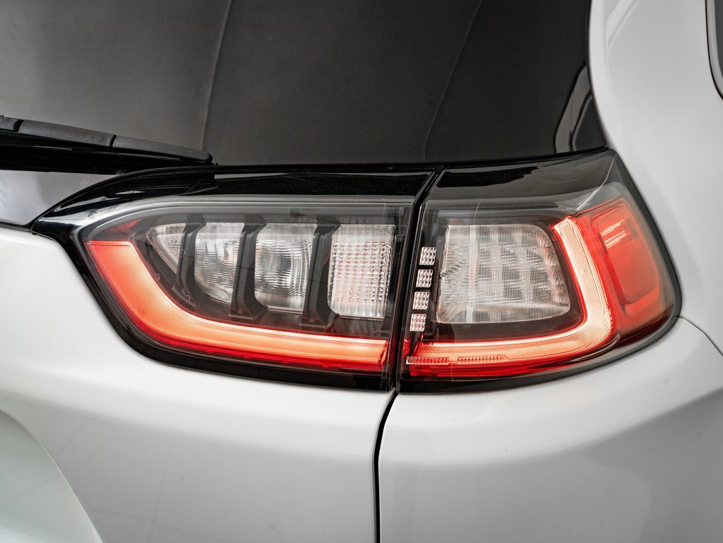 Used 2019 Jeep Cherokee Limited image 17