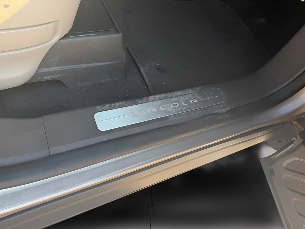 Used 2020 Lincoln Aviator Reserve w/ Equipment Group 201A RWD image 40