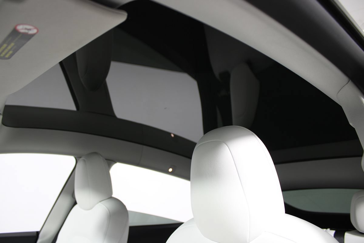 Used 2022 Tesla Model Y Performance AWD/4WD image 24