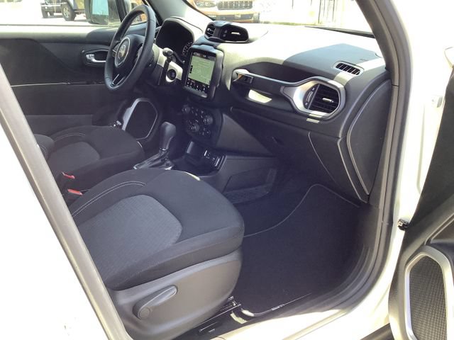 Used 2021 Jeep Renegade Latitude FWD image 36