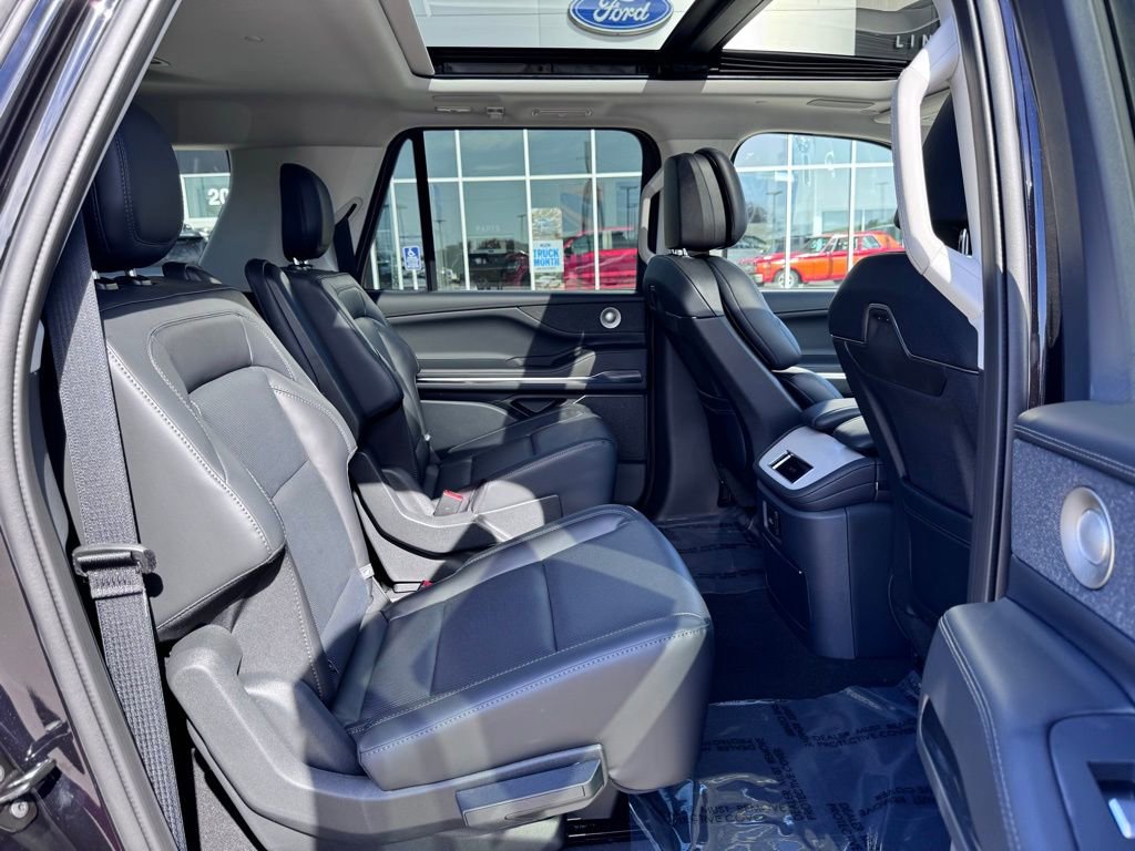 New 2026 Lincoln Navigator L Reserve AWD/4WD image 11