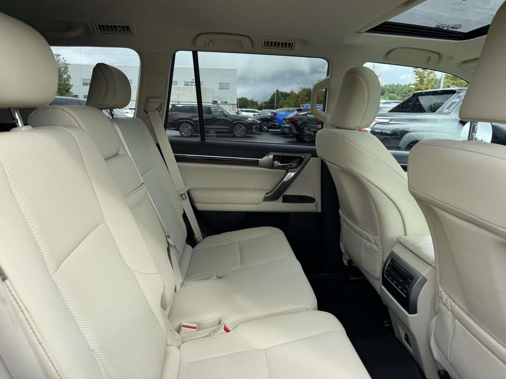 Used 2023 Lexus GX 460 Premium w/ Premium Package AWD/4WD image 16