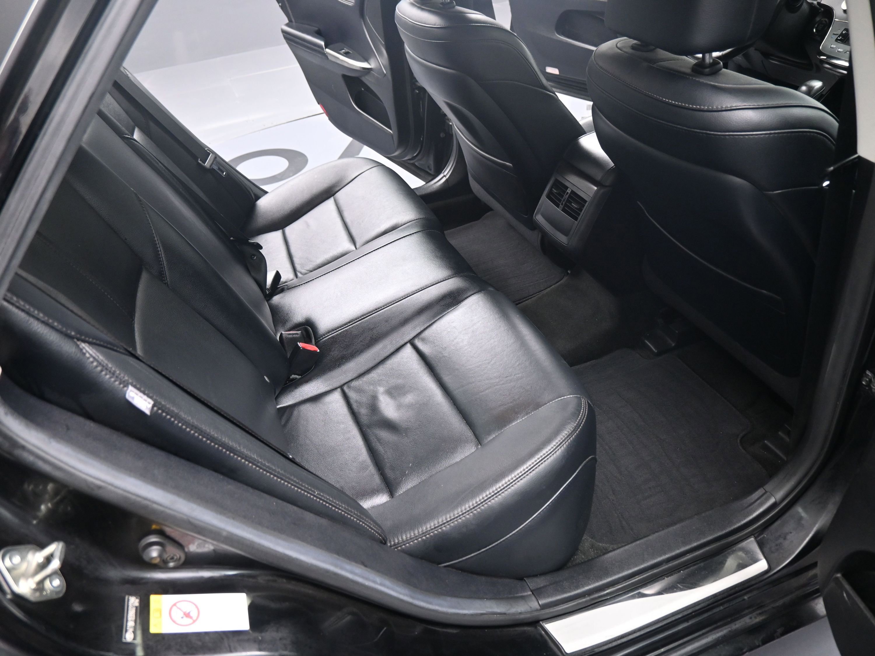 Used 2016 Toyota Avalon XLE Premium image 19