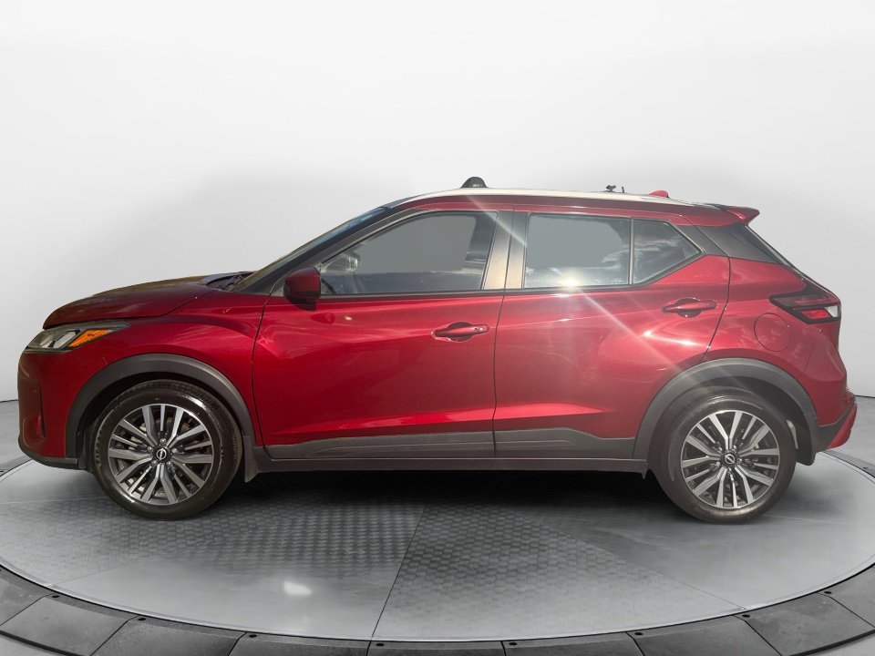 Used 2022 Nissan Kicks SV w/ Interior Electronics Package FWD image 4