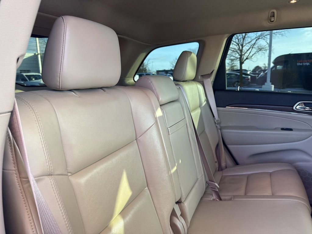 Used 2017 Jeep Grand Cherokee Limited image 28