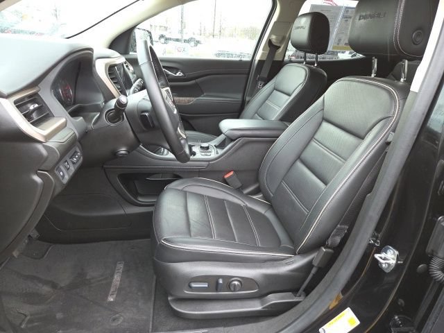 Used 2023 GMC Acadia Denali w/ Denali Technology Package AWD/4WD image 11