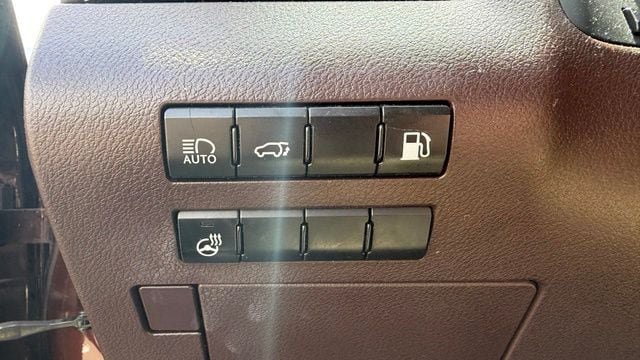 Used 2017 Lexus RX 450h AWD w/ Cold Weather Package image 17