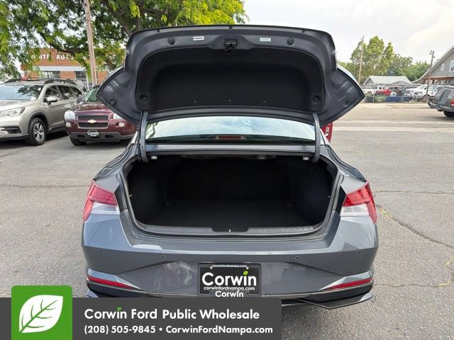 Used 2023 Hyundai Elantra Limited FWD image 28