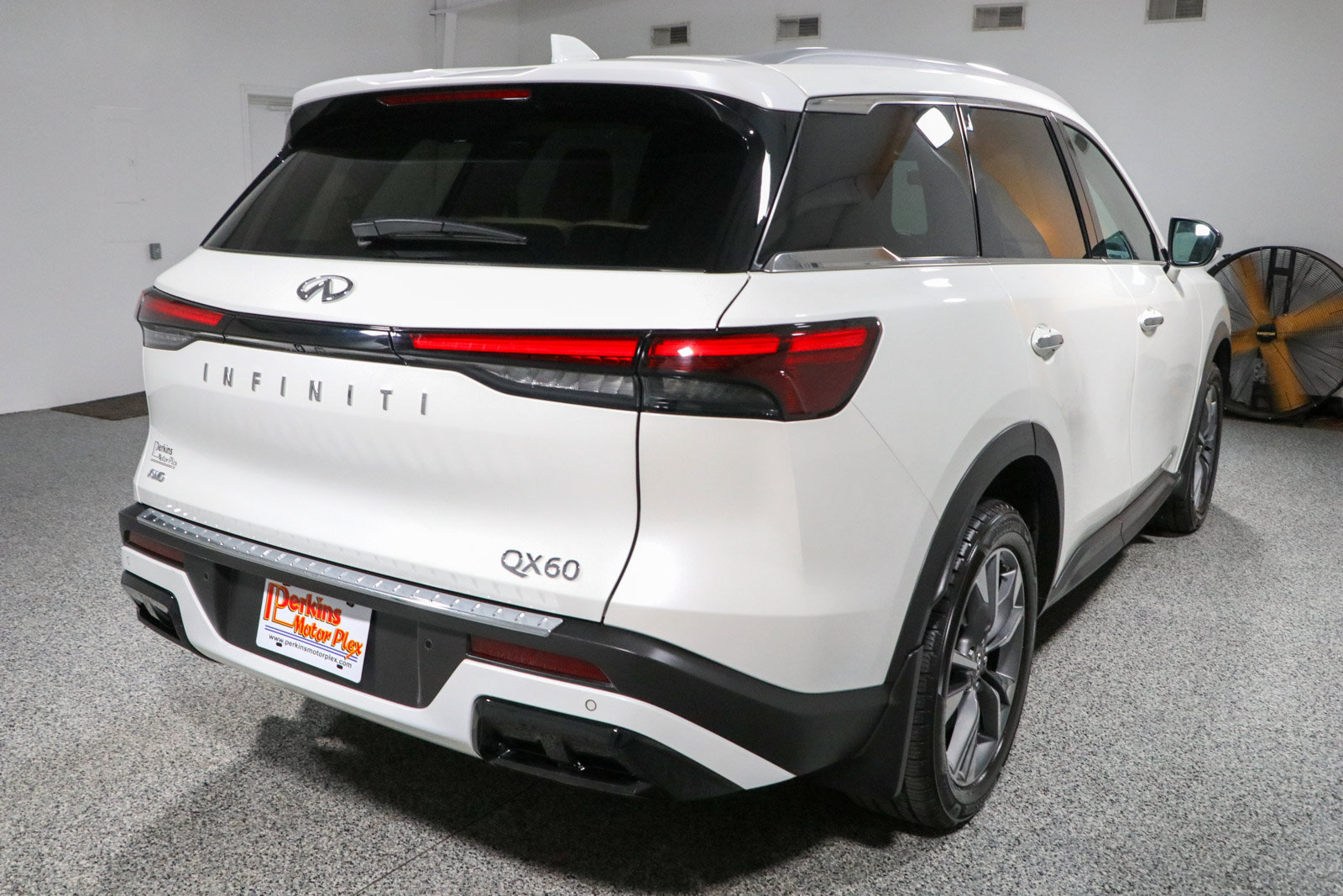 Used 2023 INFINITI QX60 Luxe w/ Vision Package AWD/4WD image 7