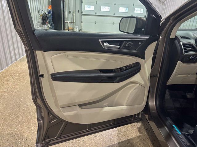 Used 2019 Ford Edge Titanium w/ Cold Weather Package image 14