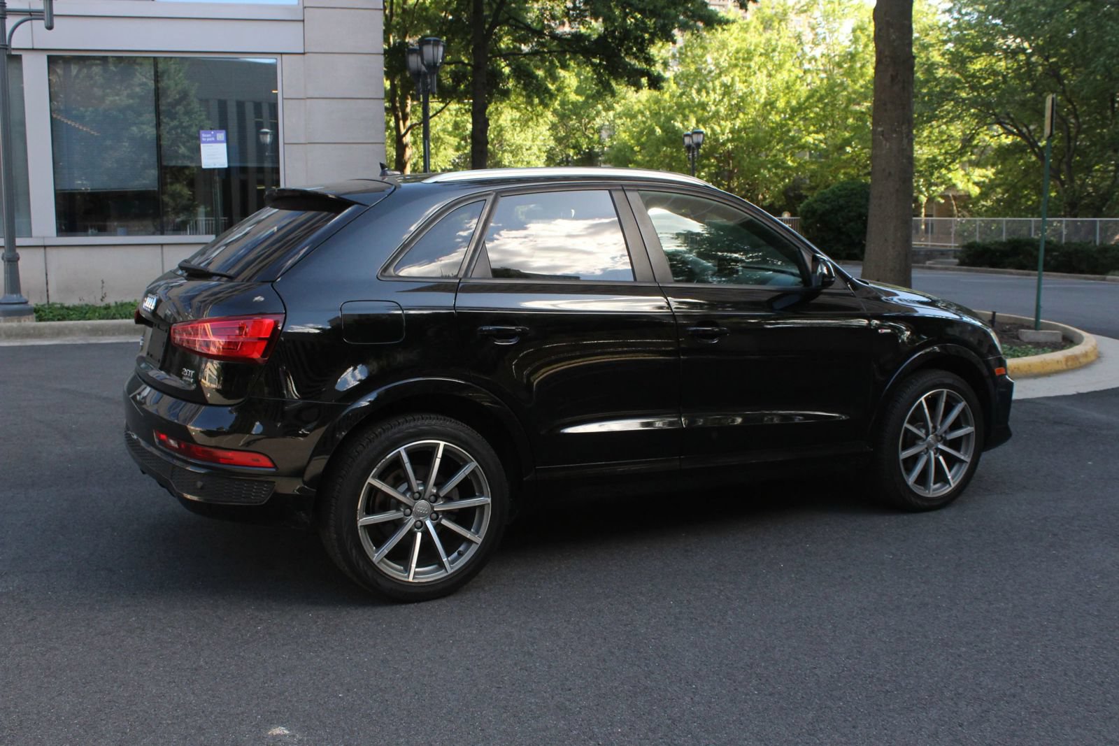 Used 2018 Audi Q3 2.0T Premium AWD/4WD image 7