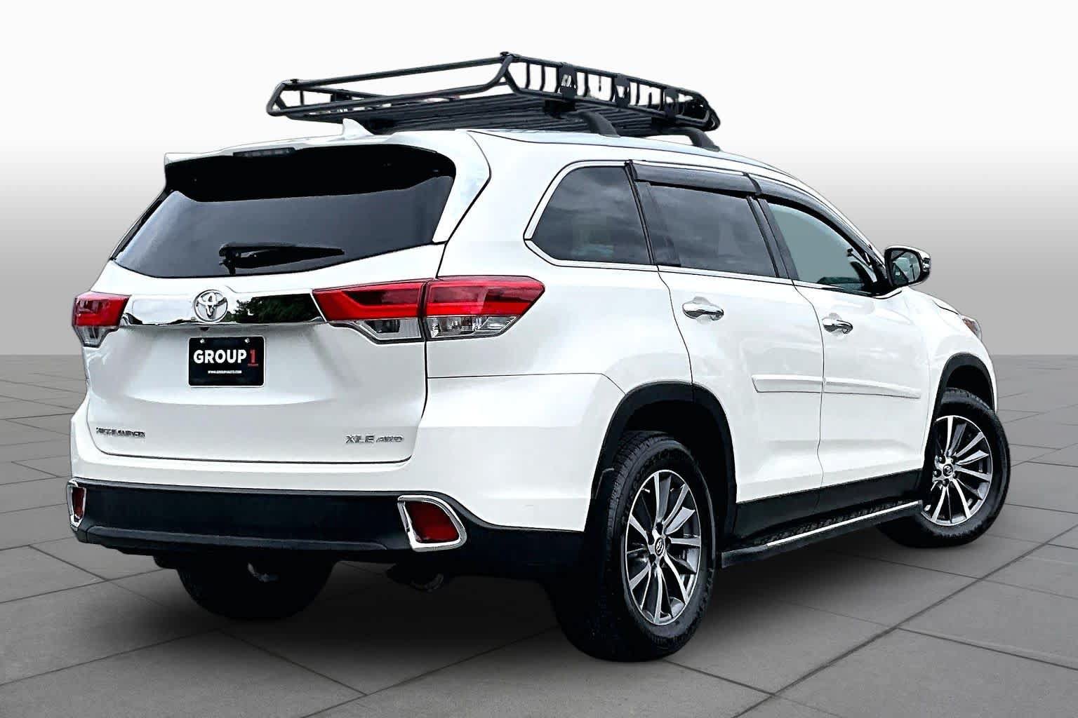 Used 2019 Toyota Highlander XLE AWD/4WD image 13