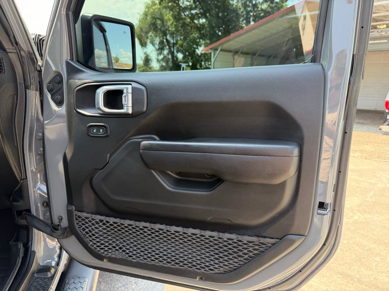 Used 2021 Jeep Wrangler Sport AWD/4WD image 16
