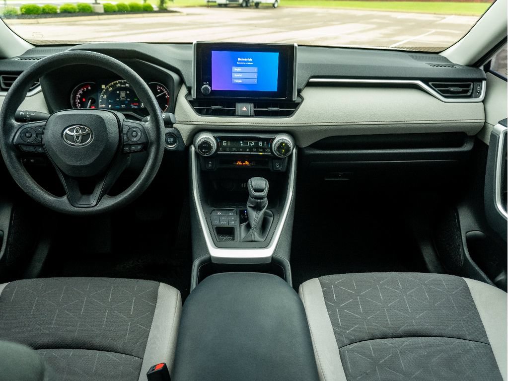 Used 2024 Toyota RAV4 XLE AWD/4WD image 19