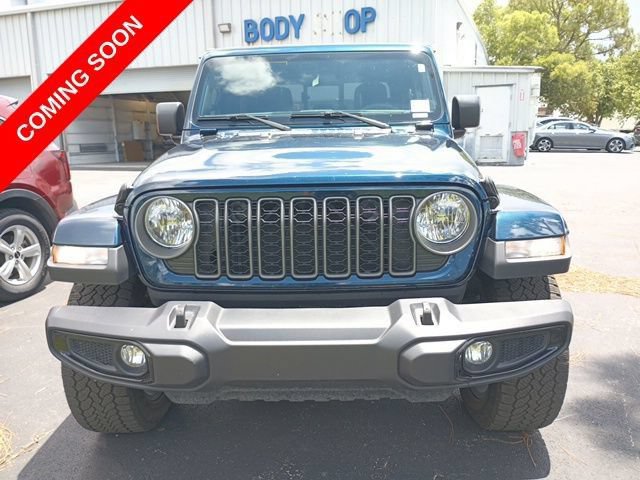 Certified 2025 Jeep Gladiator Sport AWD/4WD image 2