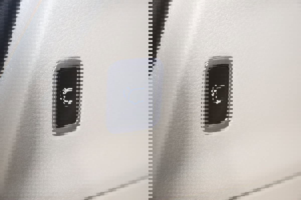 Used 2017 Chrysler Pacifica Touring-L image 50