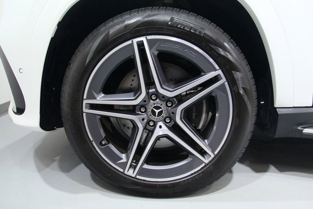 Used 2024 Mercedes-Benz GLS 450 4MATIC image 17