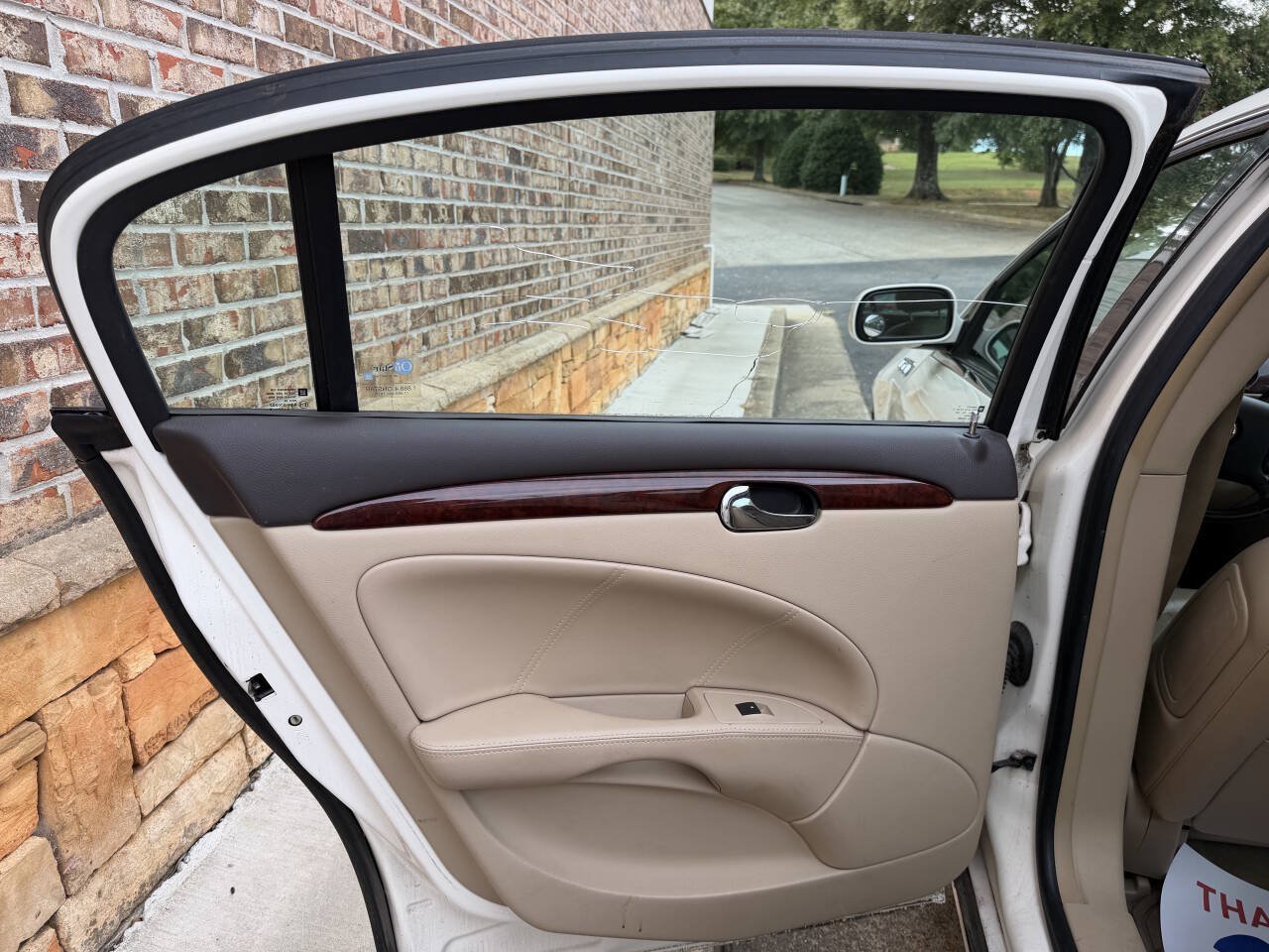 Used 2009 Buick Lucerne CXL FWD image 11