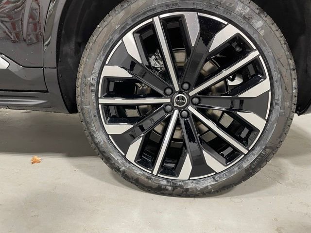 Used 2026 Volvo XC90 B6 Plus w/ Protection Package Premier image 11