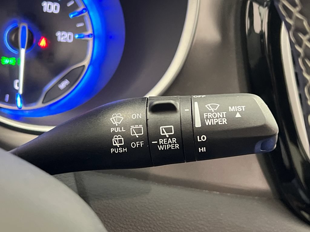 Used 2025 Chrysler Pacifica Select FWD image 57