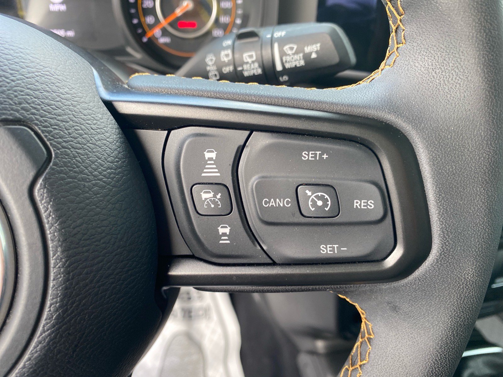 Used 2025 Jeep Wrangler Sport AWD/4WD image 17
