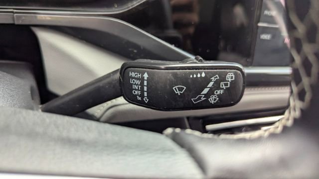 Used 2022 Volkswagen Taos SEL w/ Panoramic Sunroof Package image 28