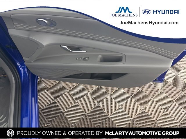 Used 2024 Hyundai Elantra SEL w/ Convenience Package image 23