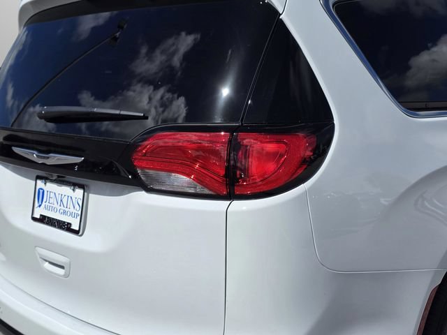 New 2026 Chrysler Voyager LX FWD image 14