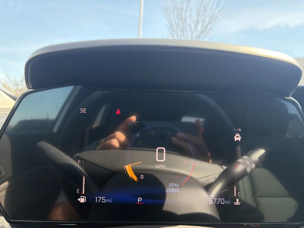 Certified 2025 Chevrolet Trax ACTIV w/ Sunroof Package image 18