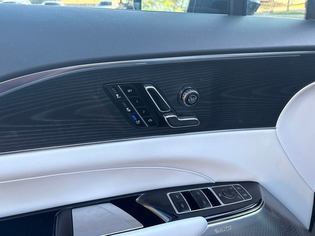 Used 2024 Cadillac Lyriq Sport AWD/4WD image 9