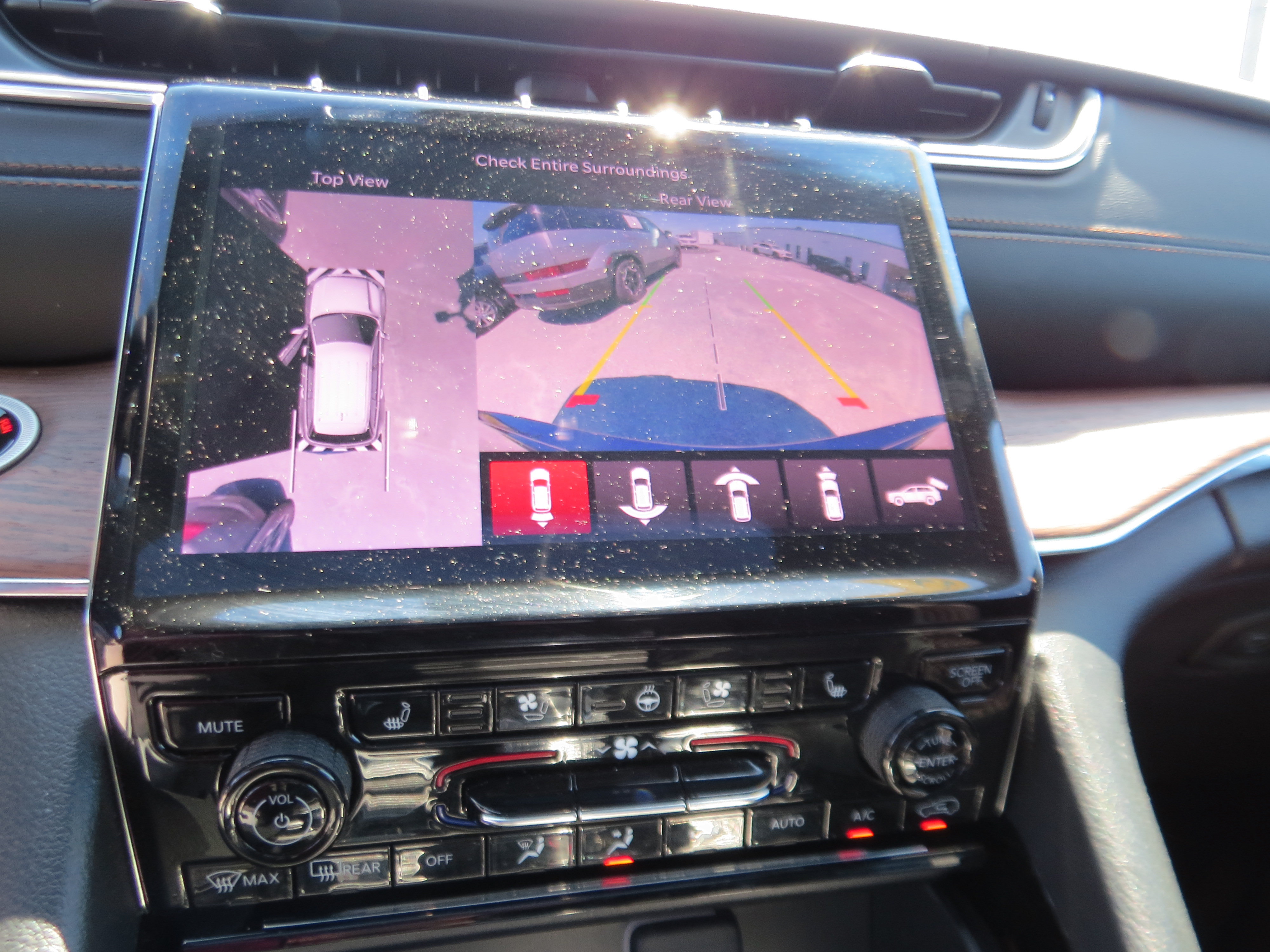 Used 2025 Jeep Grand Cherokee Summit AWD/4WD image 24