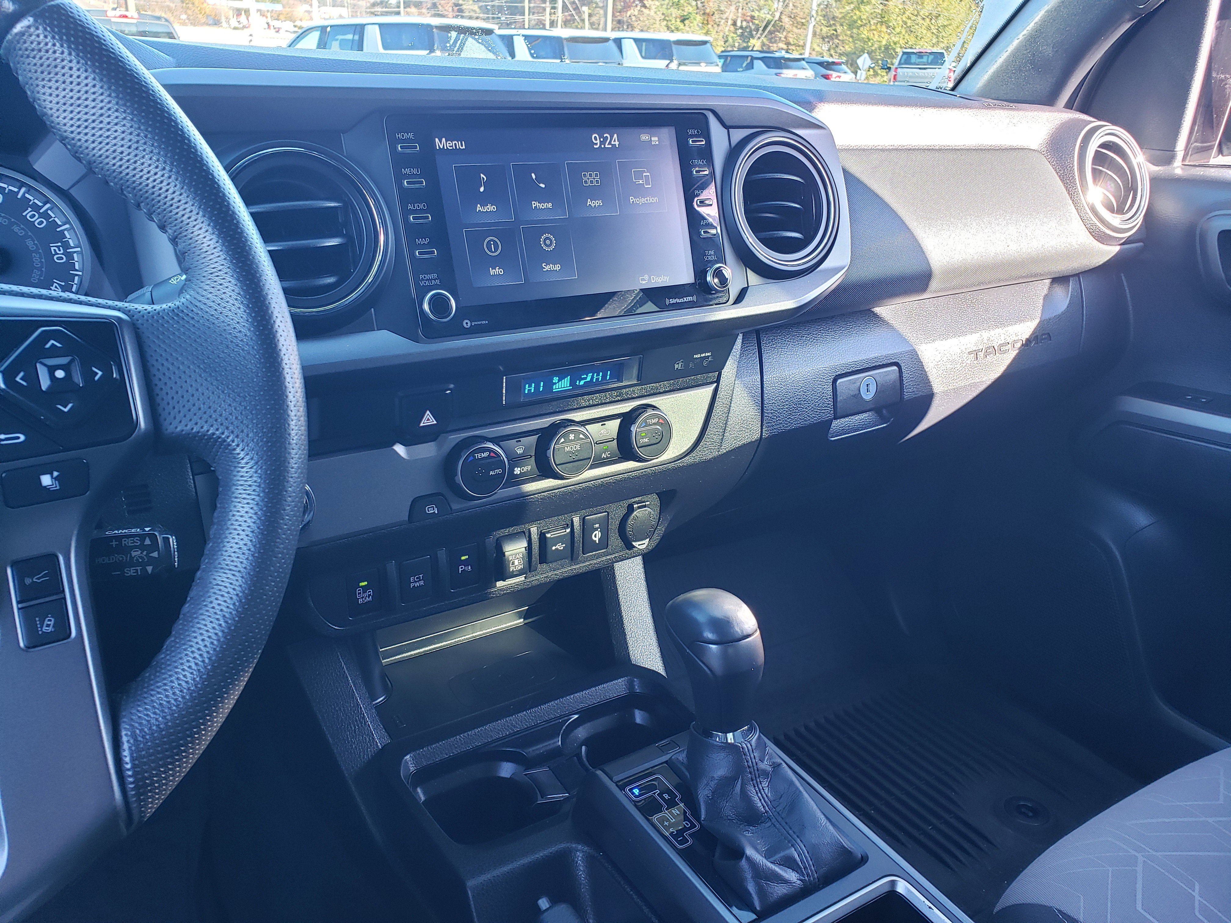 Used 2022 Toyota Tacoma TRD Off-Road w/ Technology Package image 22