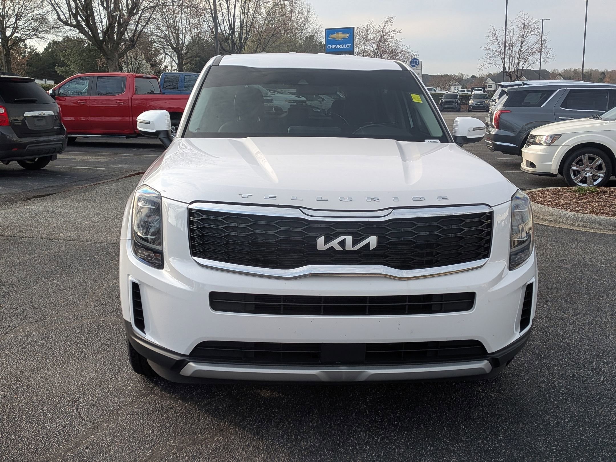 Used 2022 Kia Telluride LX image 3