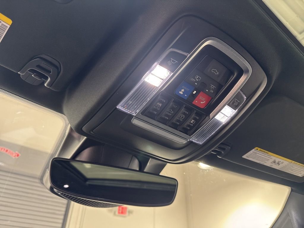 Used 2022 RAM 1500 Limited w/ Body Color Bumper Group AWD/4WD image 15
