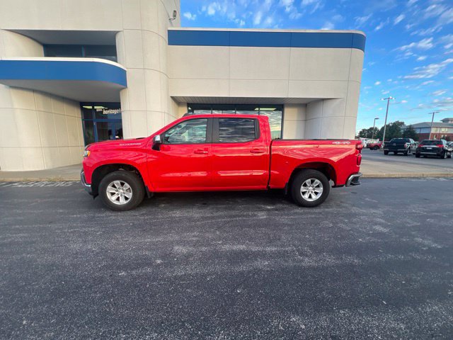 Used 2022 Chevrolet Silverado 1500 LT AWD/4WD image 2
