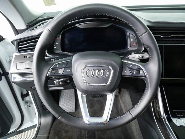Used 2019 Audi Q8 Prestige w/ Towing Package AWD/4WD image 9