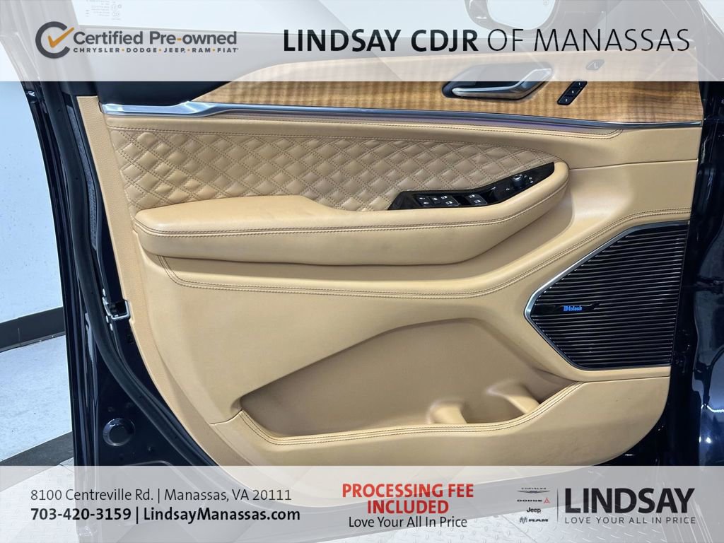 Used 2024 Jeep Grand Cherokee L Summit AWD/4WD image 18
