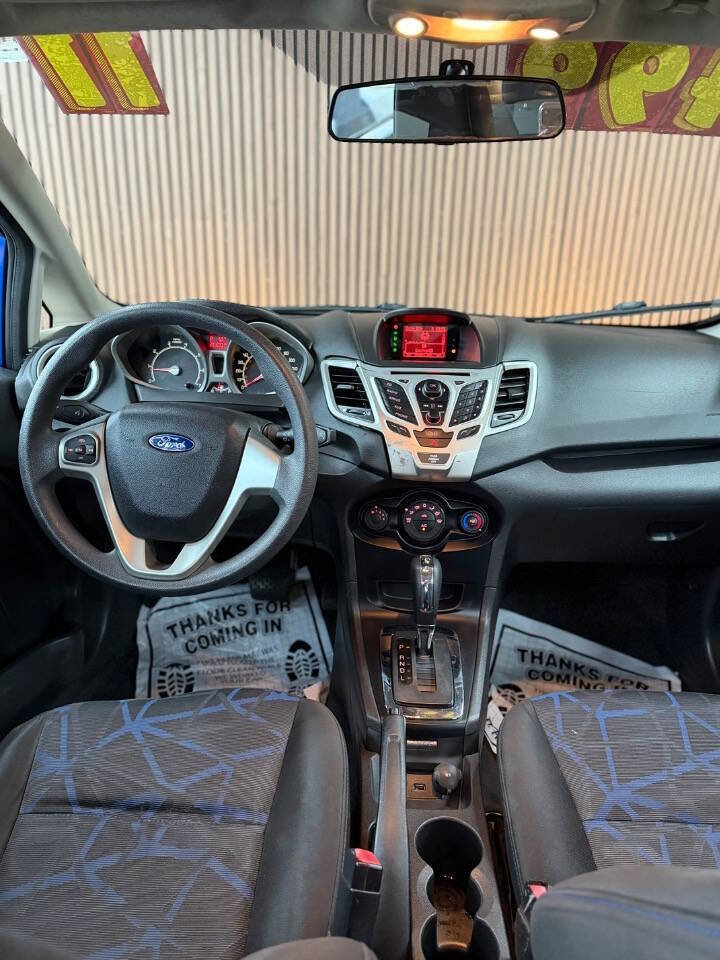 Used 2011 Ford Fiesta SE w/ 201A Rapid Spec Order Code image 9