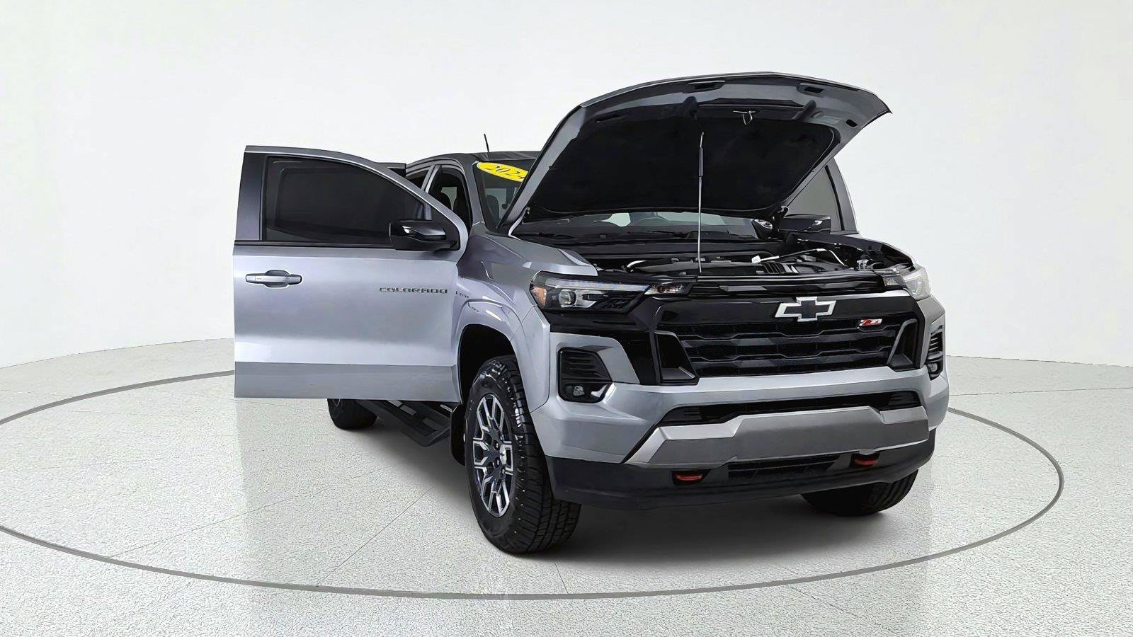 Used 2024 Chevrolet Colorado Z71 w/ Z71 Convenience Package 2 AWD/4WD image 9