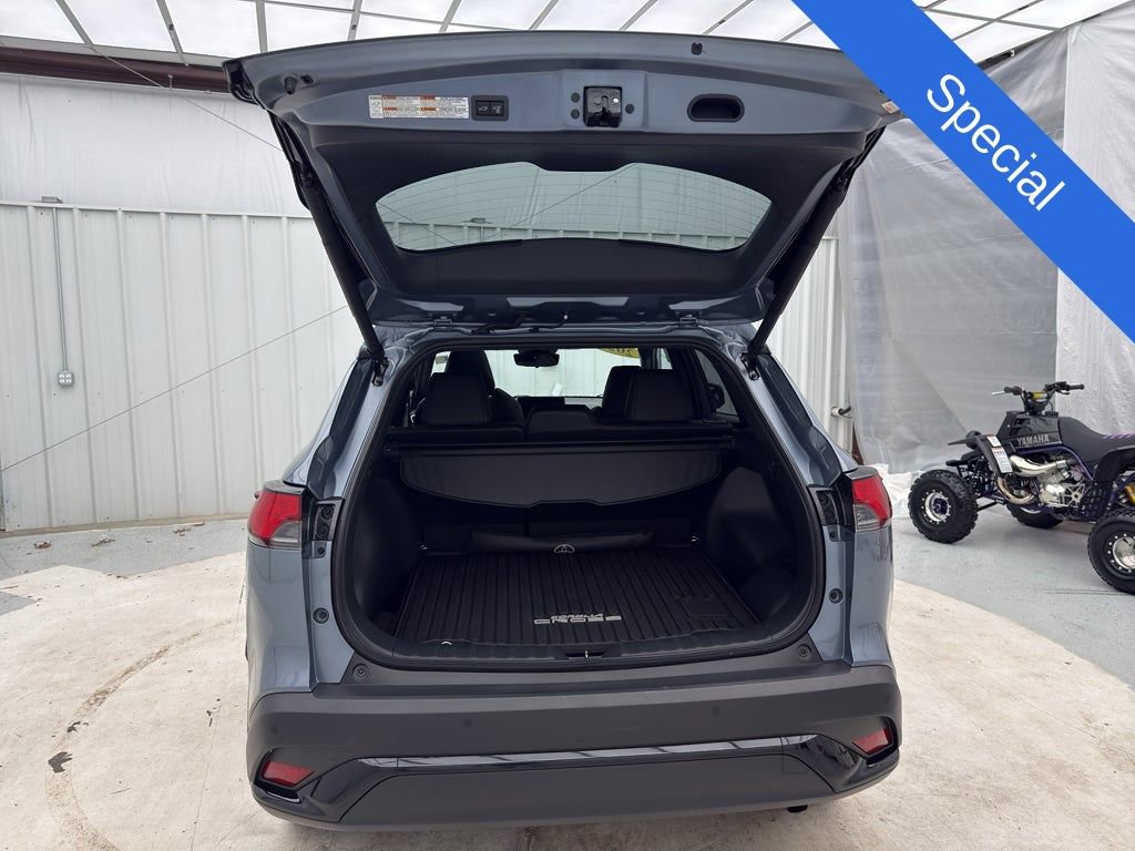 Used 2024 Toyota Corolla Cross XSE w/ Convenience Package image 9