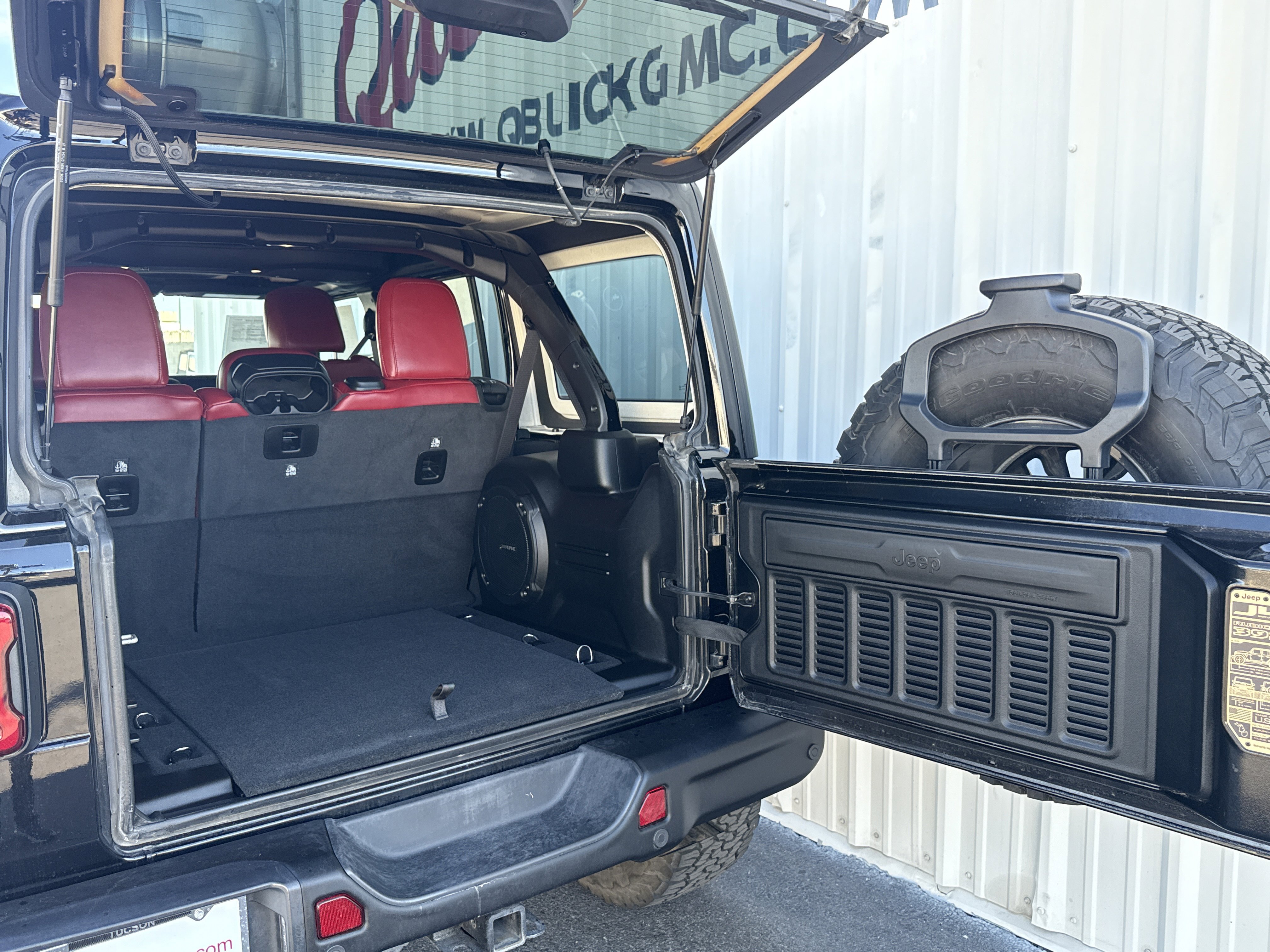 Used 2024 Jeep Wrangler Rubicon 392 image 16