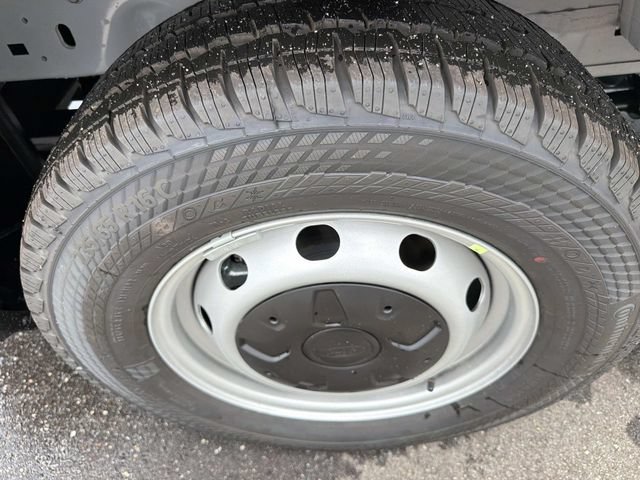 New 2026 Ford Transit 250 148 Medium Roof RWD image 36